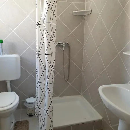 Fonix Panzio Эгер