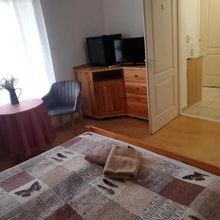 Konukevi Fonix Panzio 3*