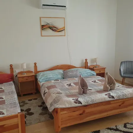 Fonix Panzio Maison d'hôtes *
