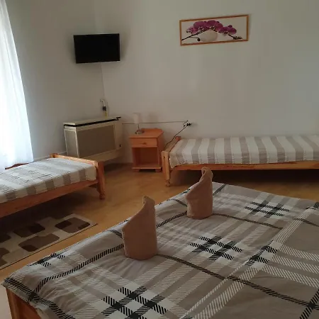 Konukevi Fonix Panzio 3*