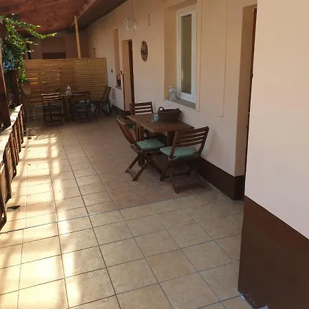 Konukevi Fonix Panzio 3*