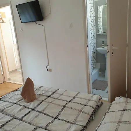 Fonix Panzio 에게르