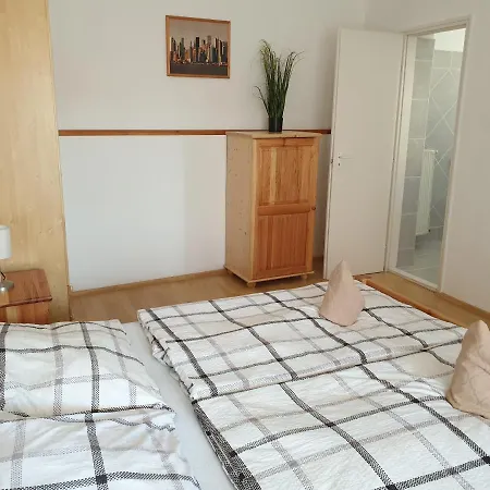 Fonix Panzio 에게르